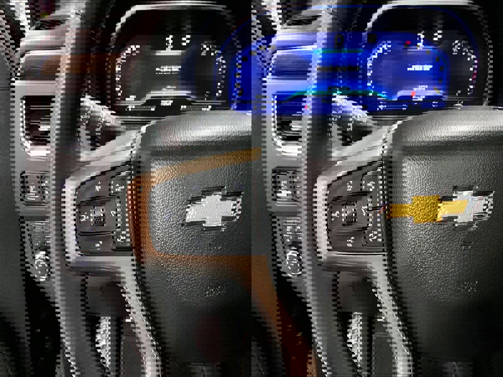 Certified 2023 Chevrolet Suburban High Country image 24