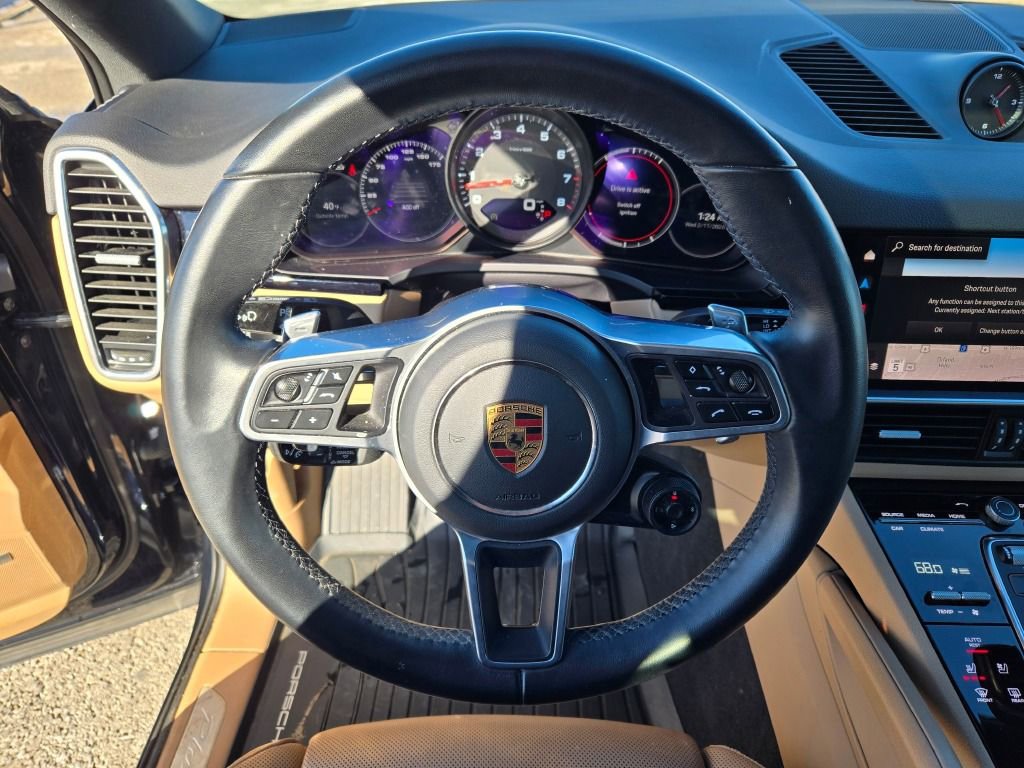 Certified 2023 Porsche Cayenne Platinum Edition image 29