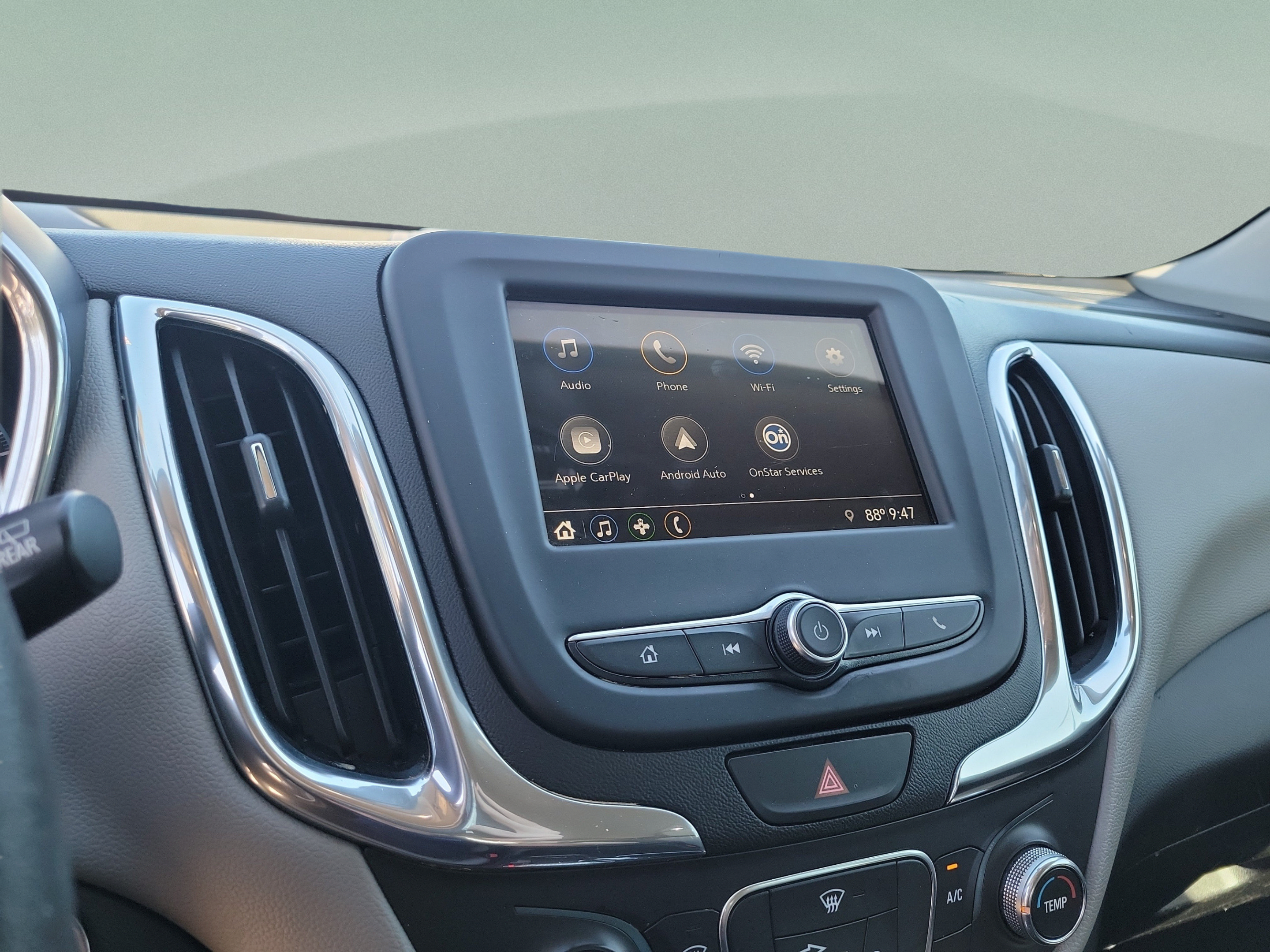 Used 2019 Chevrolet Equinox LS FWD image 17