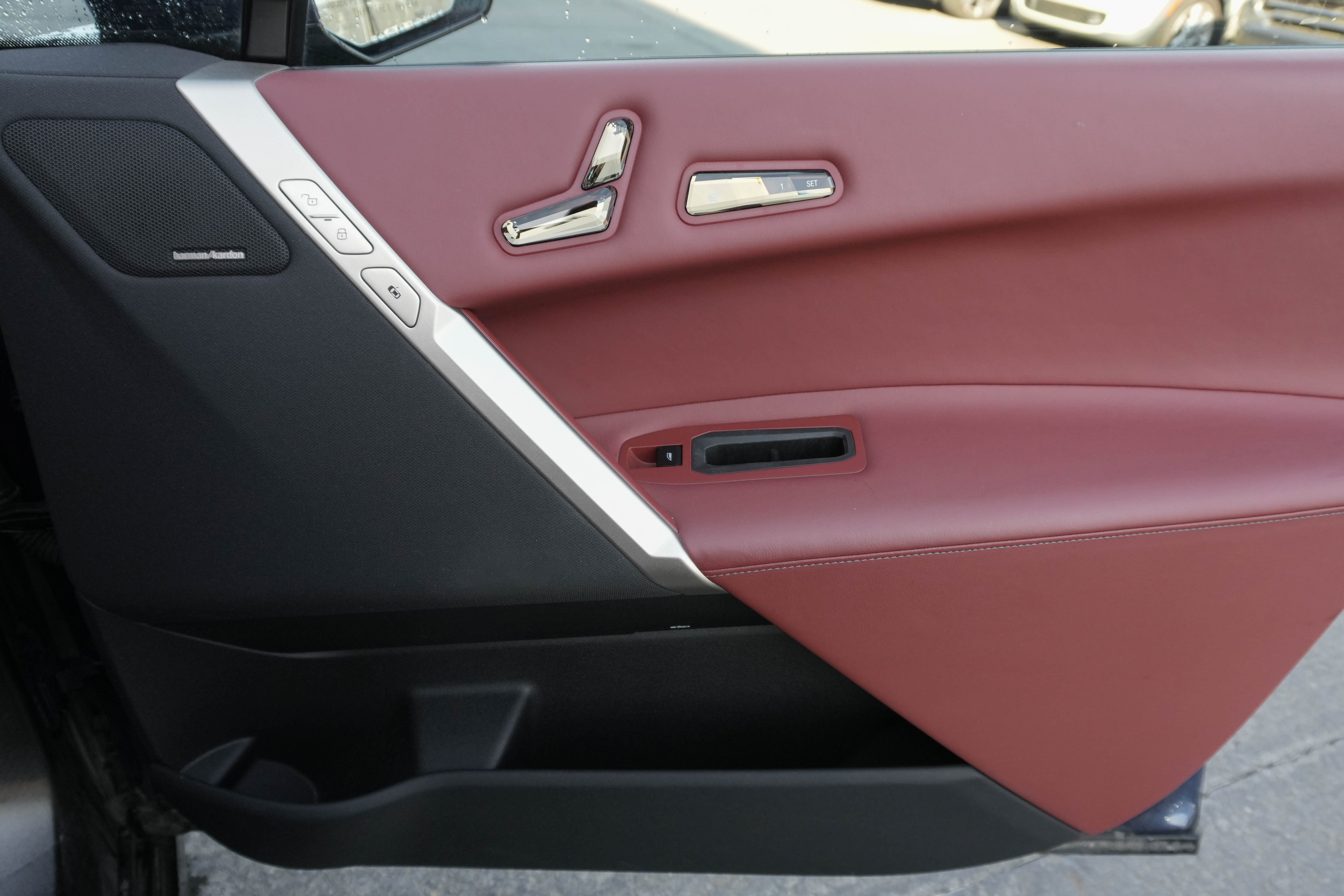 Certified 2023 BMW iX xDrive50 w/ Premium Package AWD/4WD image 26