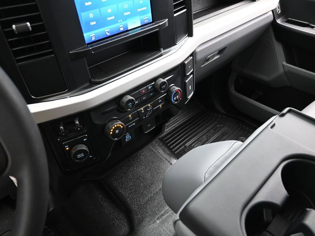 New 2026 Ford F550 4x4 Crew Cab Super Duty image 23
