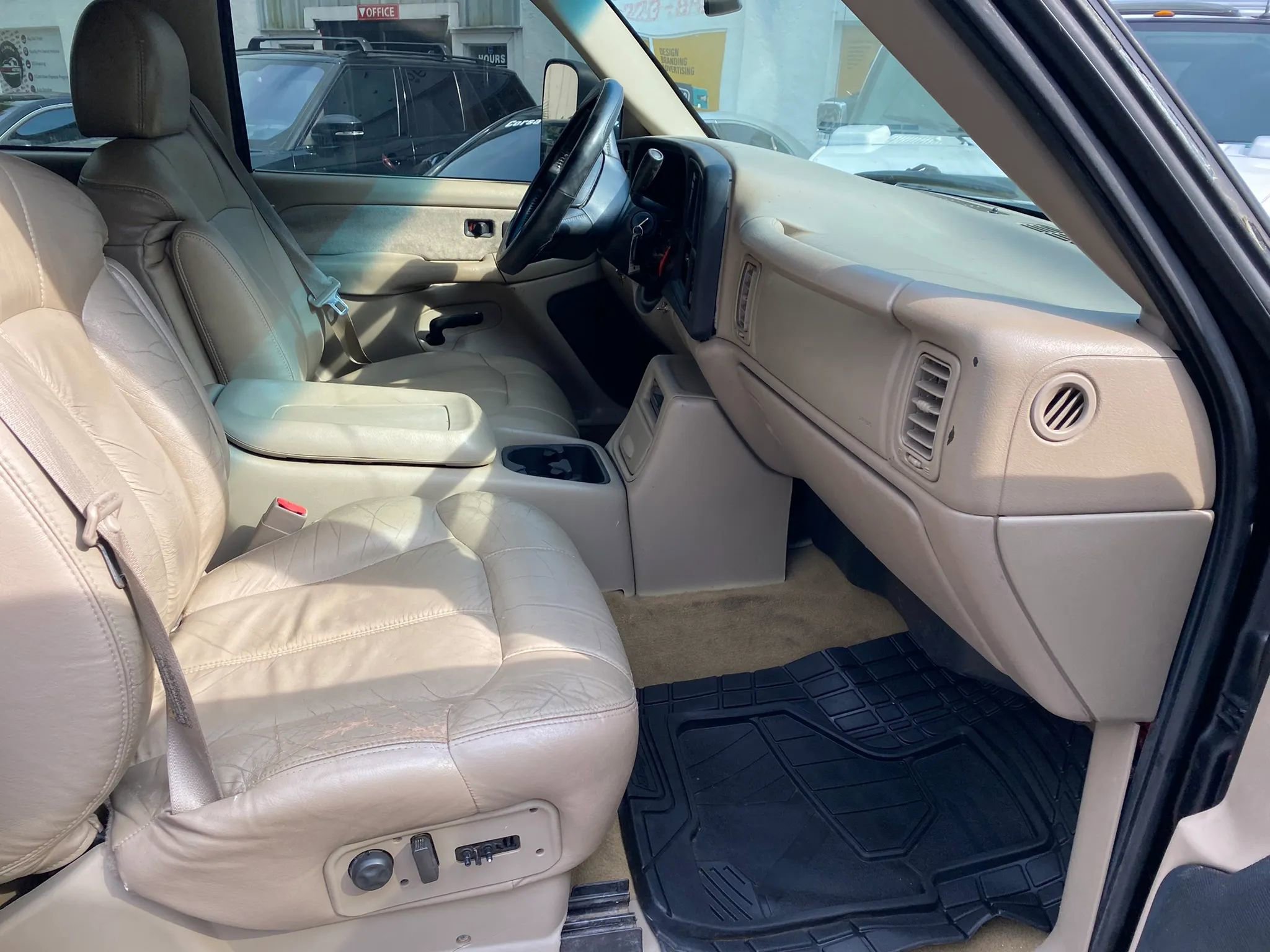 Used 2001 Chevrolet Silverado 2500 LT w/ Snow Plow Prep Pkg image 10