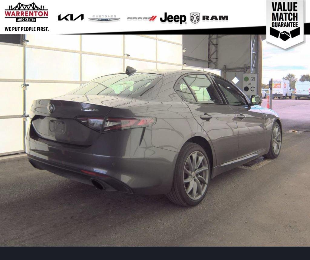 Used 2024 Alfa Romeo Giulia Ti AWD/4WD image 8