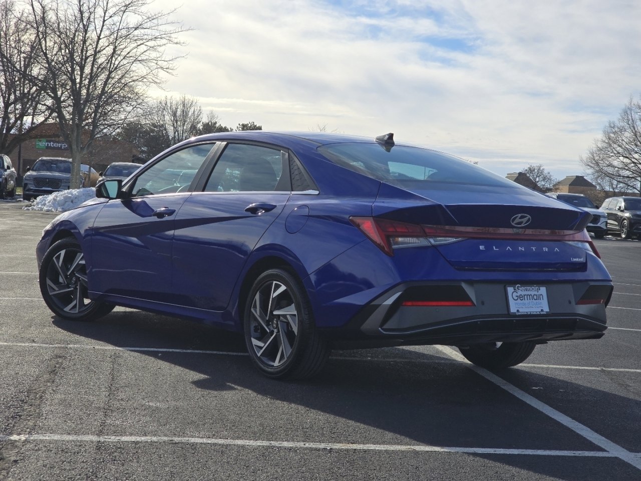 Used 2024 Hyundai Elantra Limited image 16