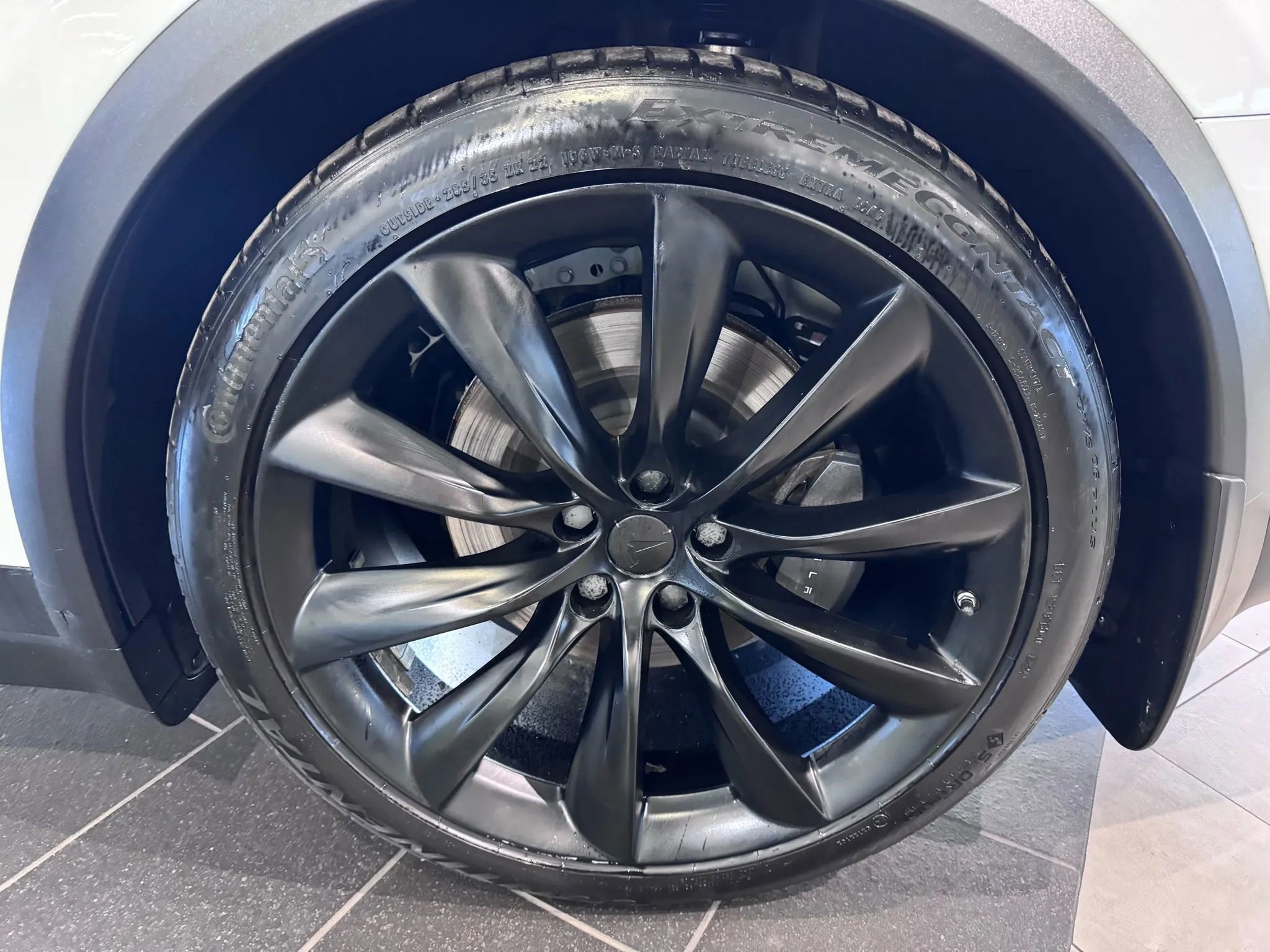 Used 2017 Tesla Model X 75D image 40