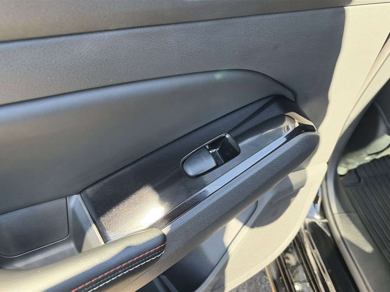 Used 2024 Nissan Altima 2.5 SR w/ SR Premium Package image 25