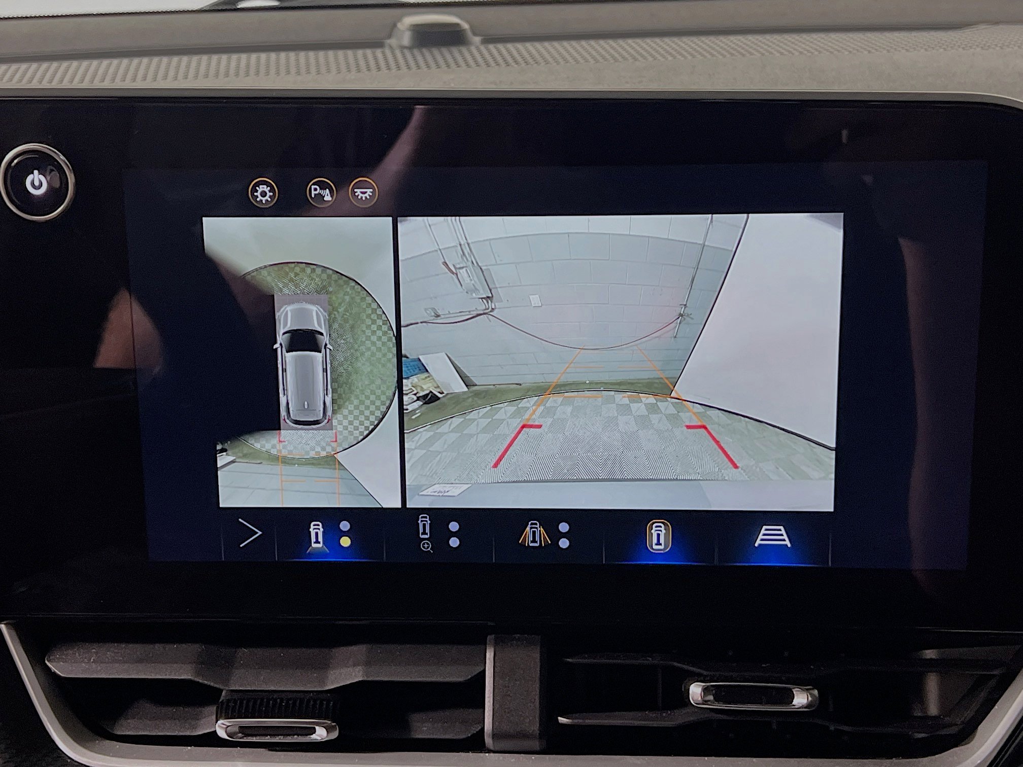 Used 2025 Chevrolet Equinox LT w/ Safety and Technology Package image 28