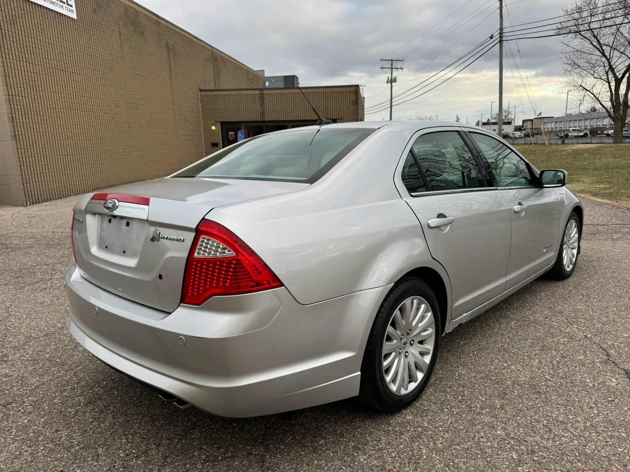 Used 2011 Ford Fusion Hybrid w/ 502A Rapid Spec Order Code image 9