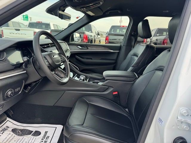 New 2026 Jeep Grand Cherokee Limited AWD/4WD image 9