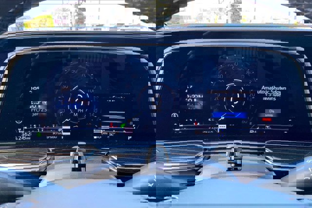 Used 2023 Cadillac Escalade Premium Luxury w/ Performance Package image 20