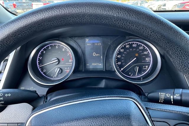 Used 2019 Toyota Camry LE image 20