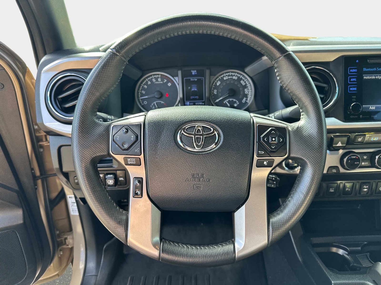 Used 2017 Toyota Tacoma Limited image 23