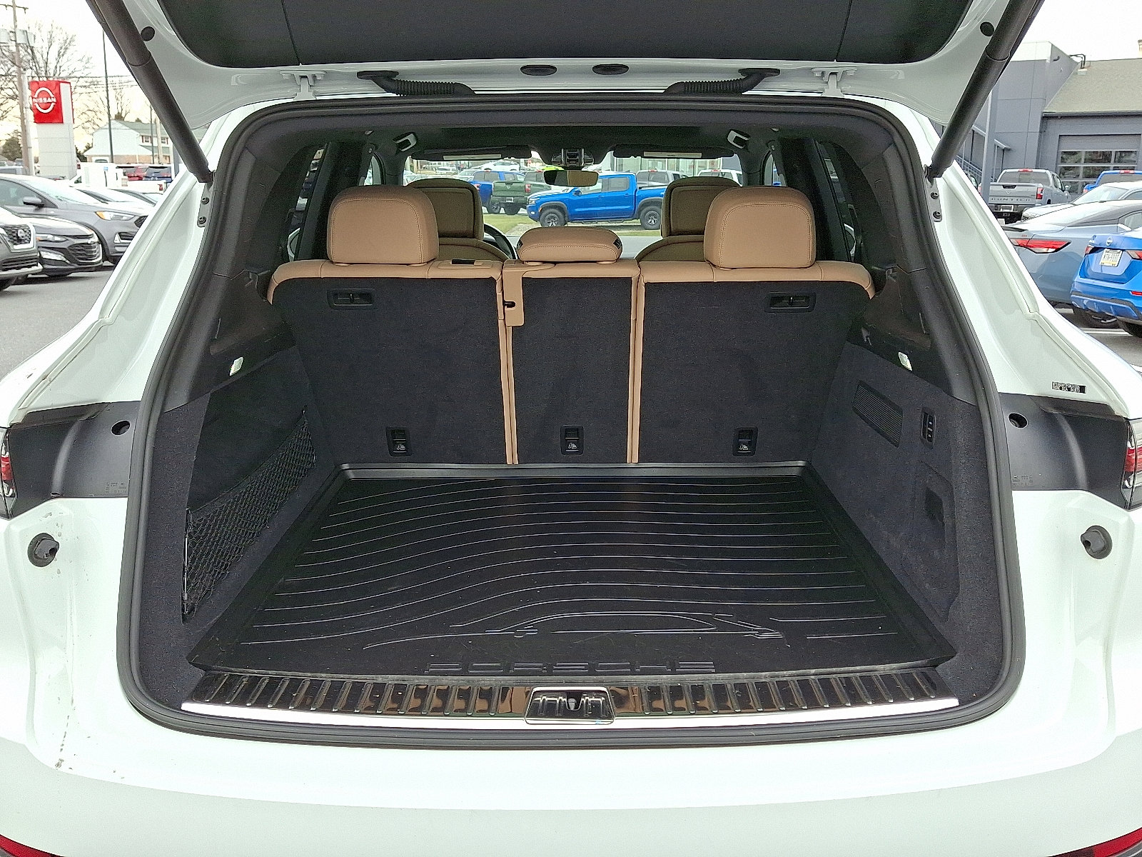 Used 2023 Porsche Cayenne S image 29