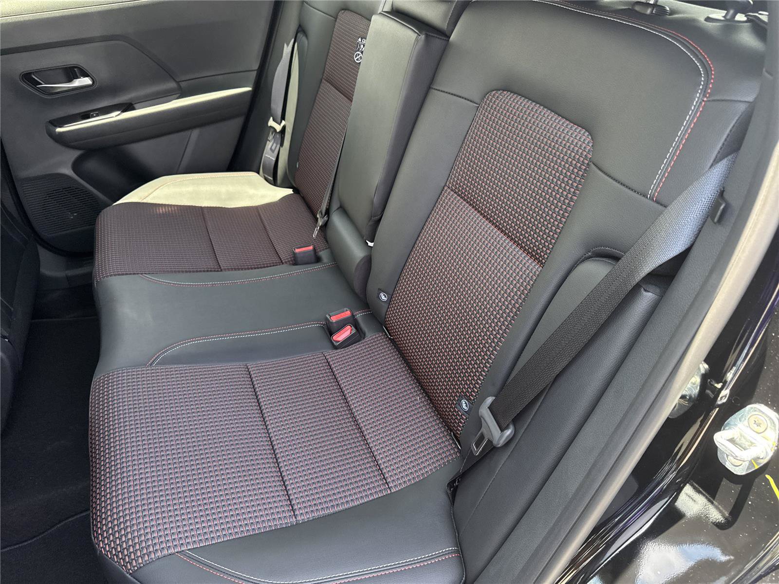 New 2026 Nissan Kicks SR FWD image 30