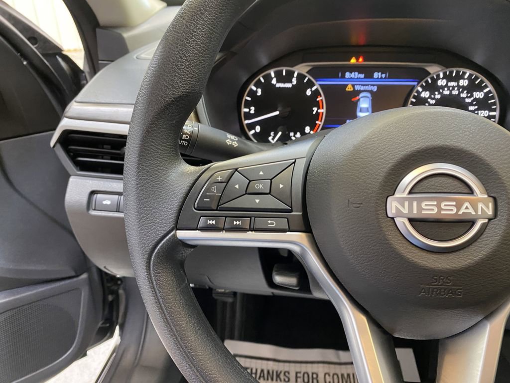 Used 2025 Nissan Altima 2.5 SV FWD image 30