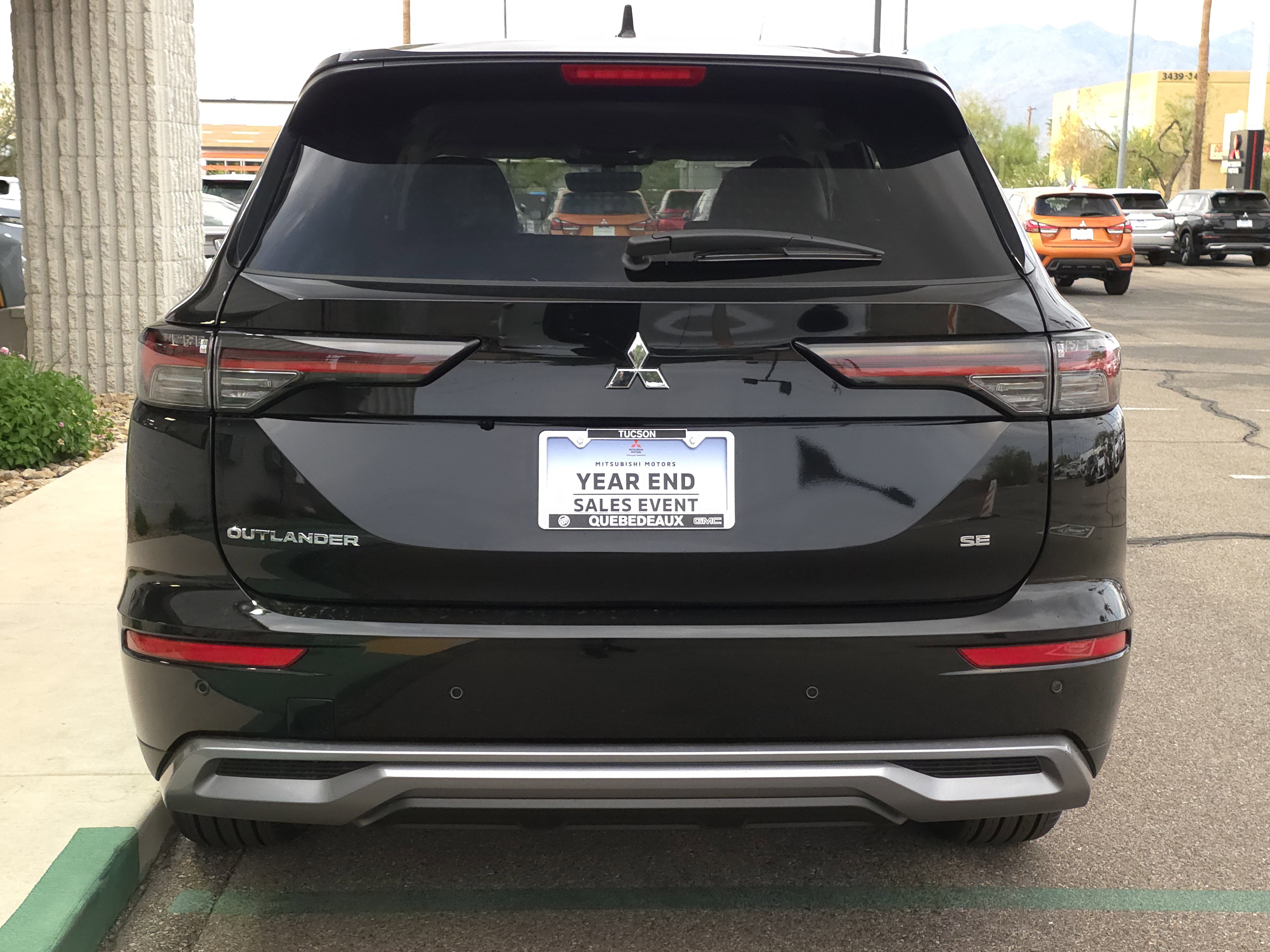 New 2025 Mitsubishi Outlander SE image 3