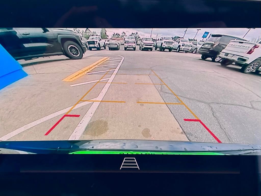 Used 2024 Buick Encore GX Sport Touring image 7