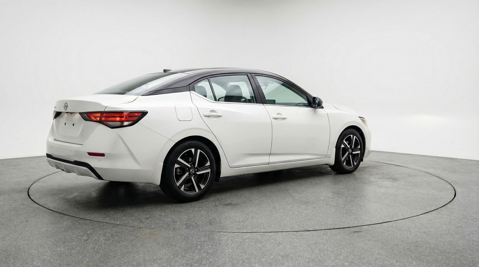 Used 2025 Nissan Sentra SV image 9