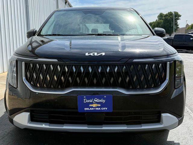Used 2025 Kia Carnival FWD image 16