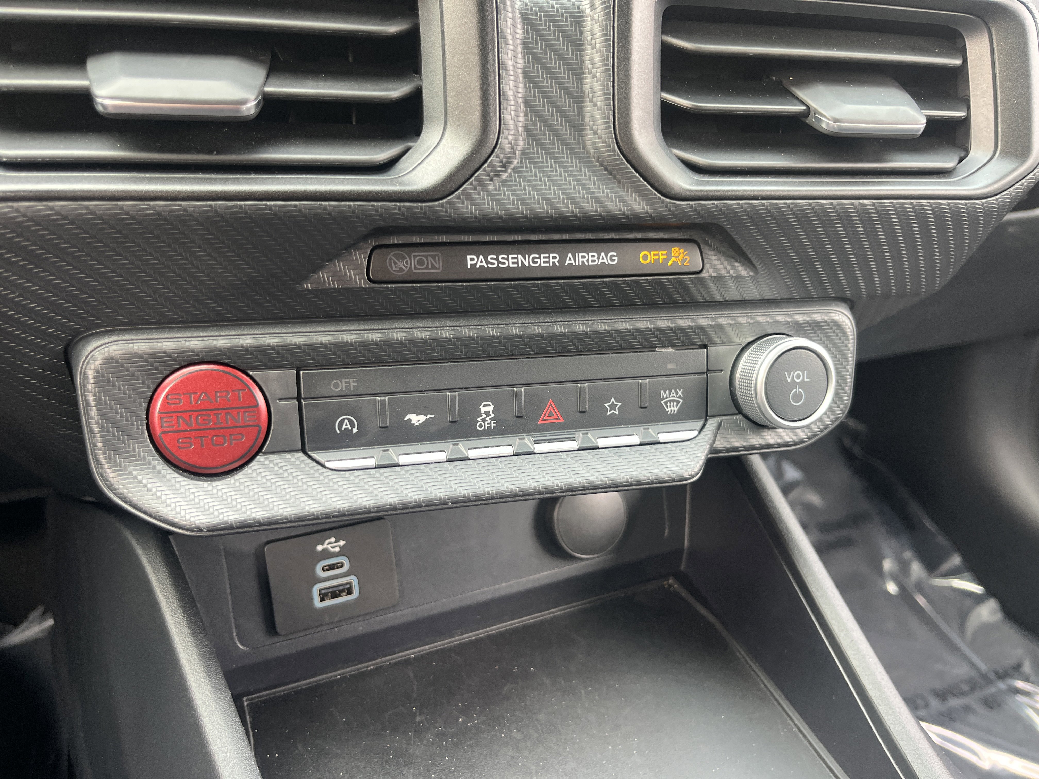 Used 2024 Ford Mustang Coupe RWD image 25