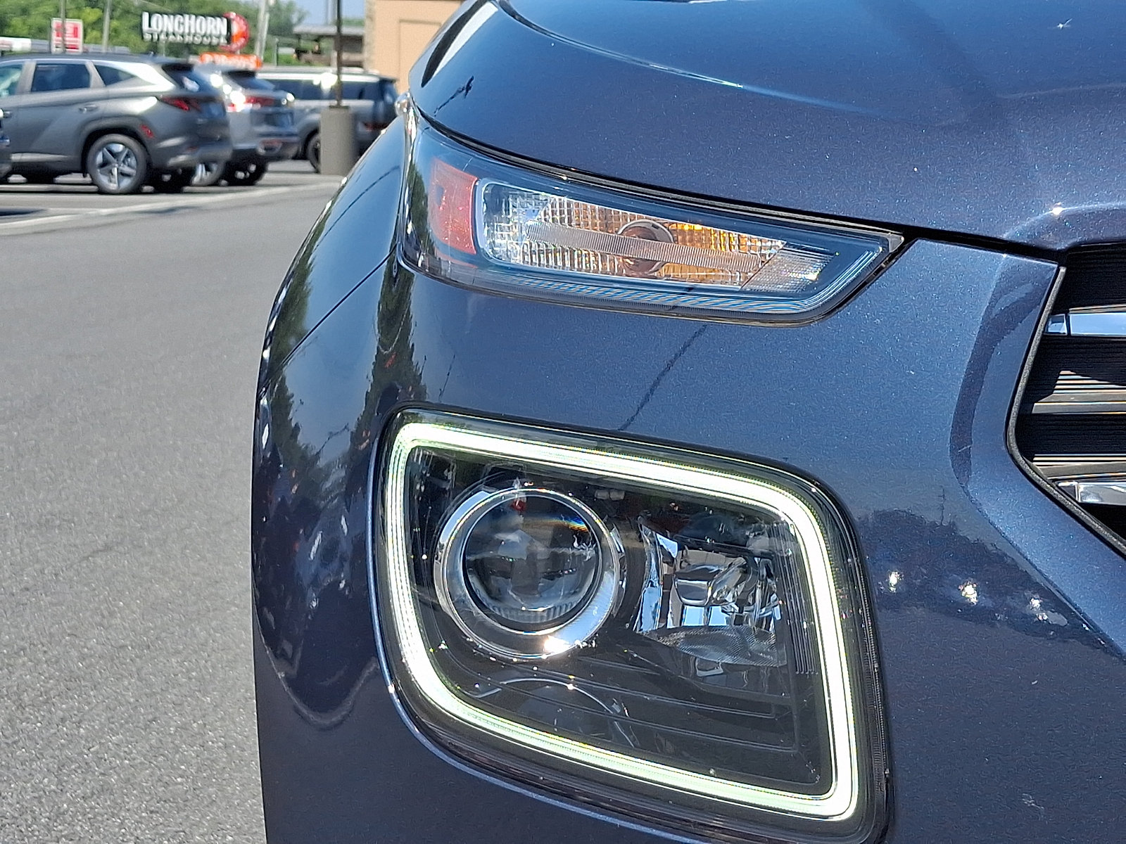 Used 2024 Hyundai Venue Limited FWD image 9