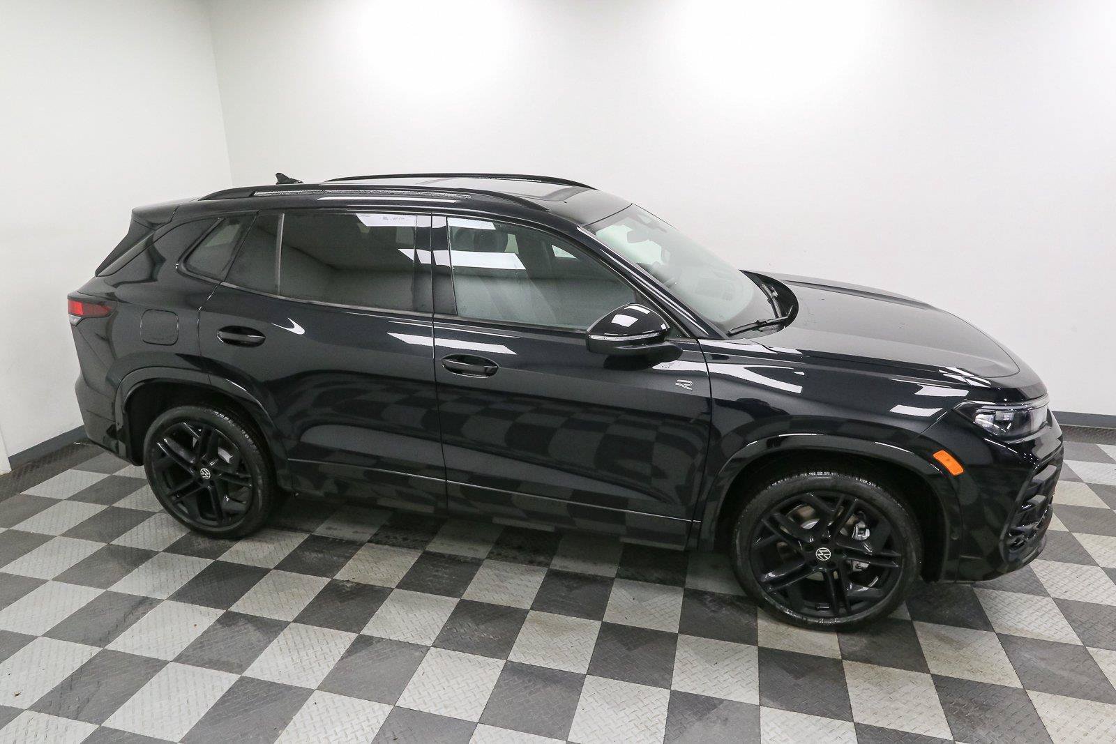 New 2026 Volkswagen Tiguan SE R-Line AWD/4WD image 5