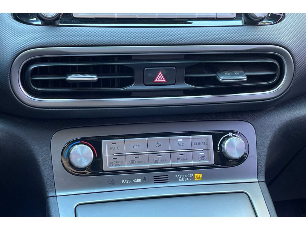 Used 2023 Hyundai Kona Limited FWD image 29