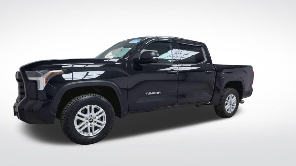Used 2023 Toyota Tundra SR5 w/ SR5 Convenience Package image 4