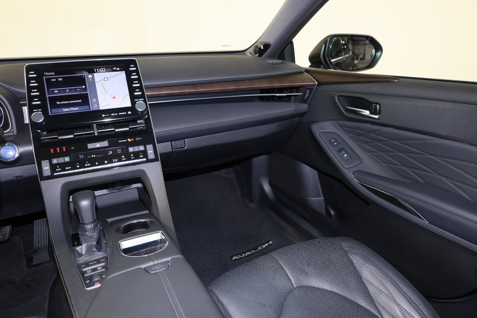 Used 2021 Toyota Avalon Limited FWD image 11