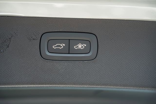 New 2026 Volvo XC90 T8 Ultra w/ Protection Package Premier image 11