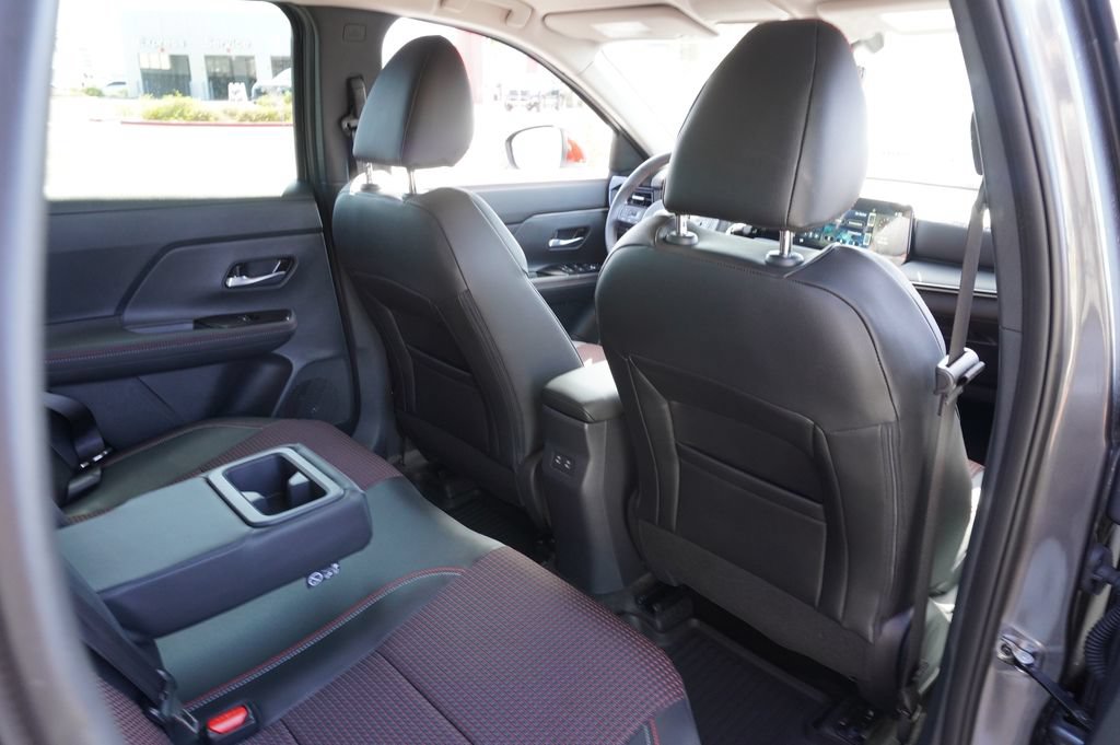 Certified 2025 Nissan Kicks SR w/ Illumination Package FWD image 10