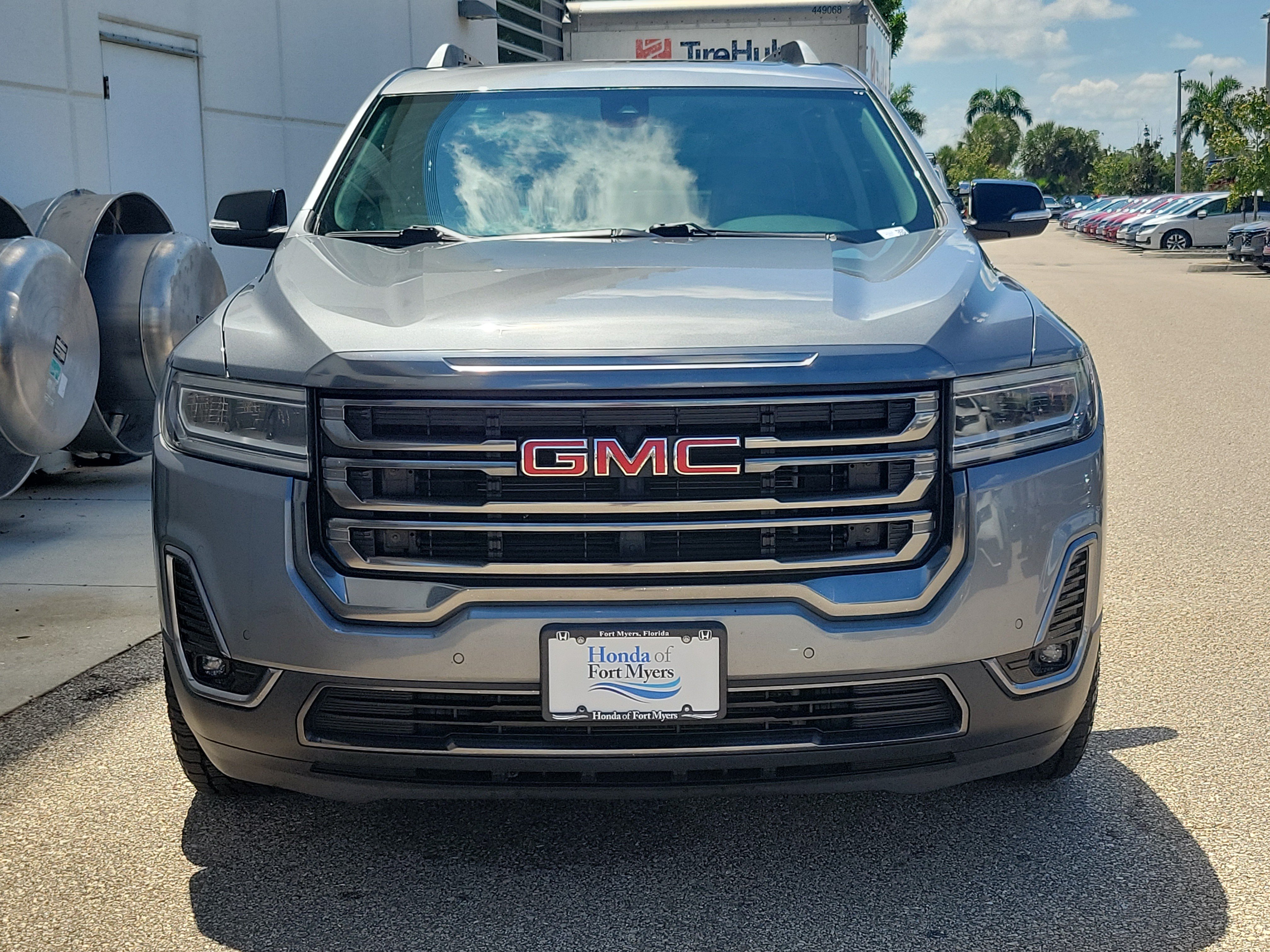 Used 2022 GMC Acadia AT4 w/ Preferred Package AWD/4WD image 2