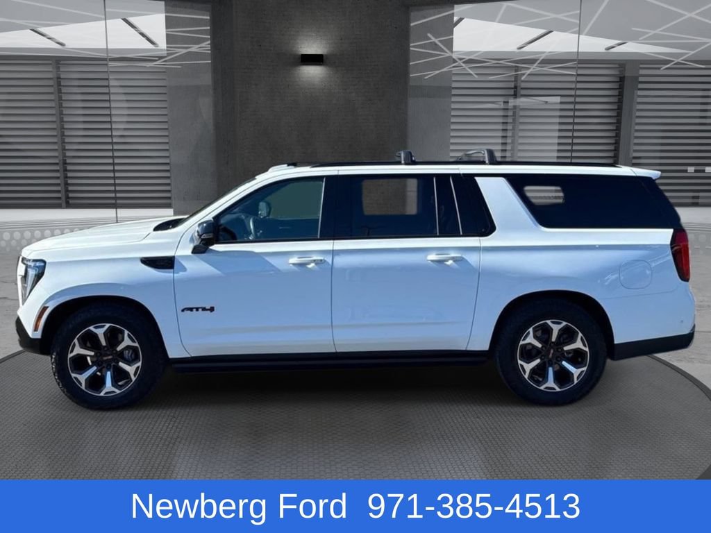 Used 2025 GMC Yukon XL AT4 Ultimate w/ LPO, AT4 Appearance Package AWD/4WD image 8