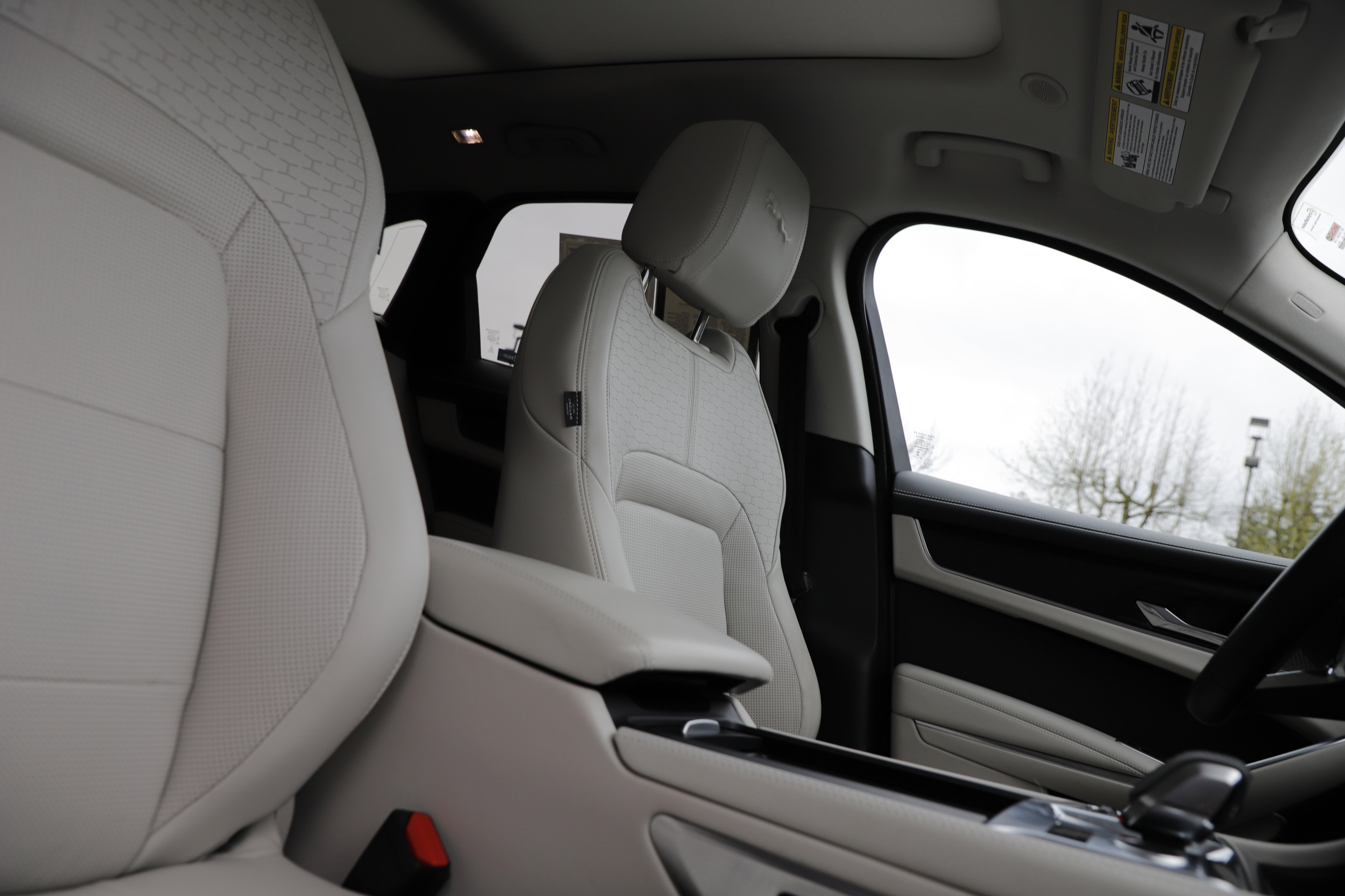 Certified 2023 Jaguar F-PACE R-Dynamic S AWD/4WD image 11