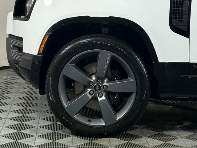 New 2025 Land Rover Defender 110 V8 image 12