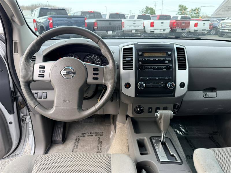 Used 2012 Nissan Frontier SV w/ SV Premium Utility Pkg AWD/4WD image 21