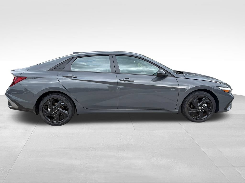 New 2026 Hyundai Elantra Sport FWD image 5