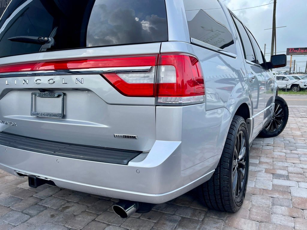 Used 2015 Lincoln Navigator 2WD image 24