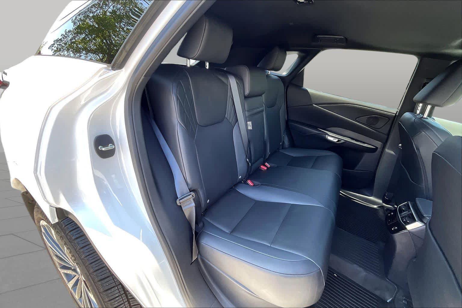 Used 2024 Lexus RX 350 Premium w/ Convenience Package AWD/4WD image 18