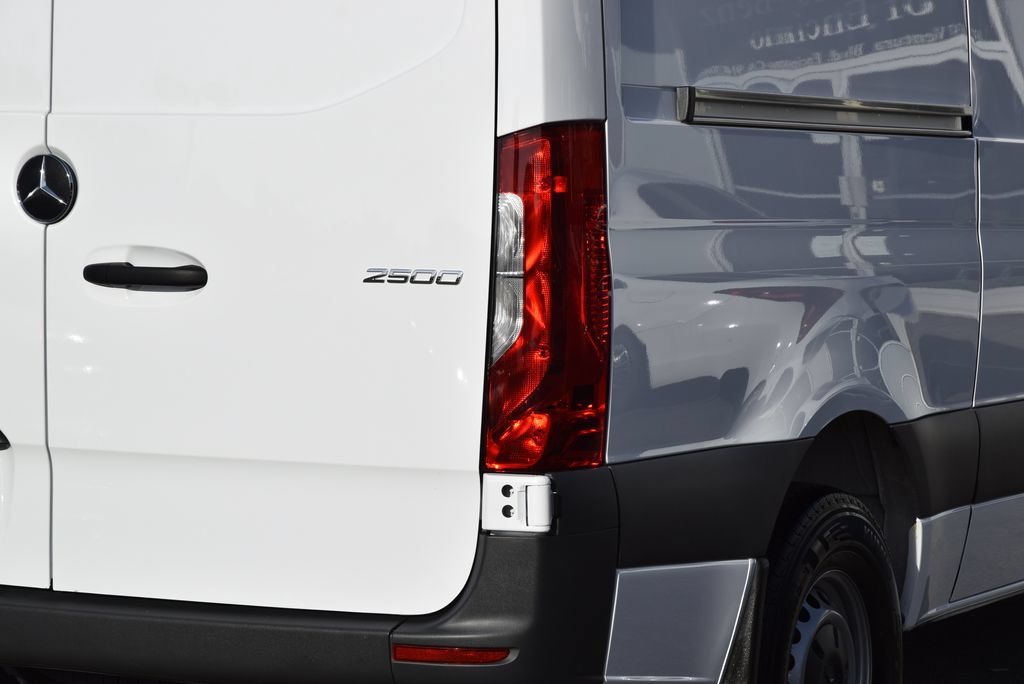Used 2025 Mercedes-Benz Sprinter 2500 image 6