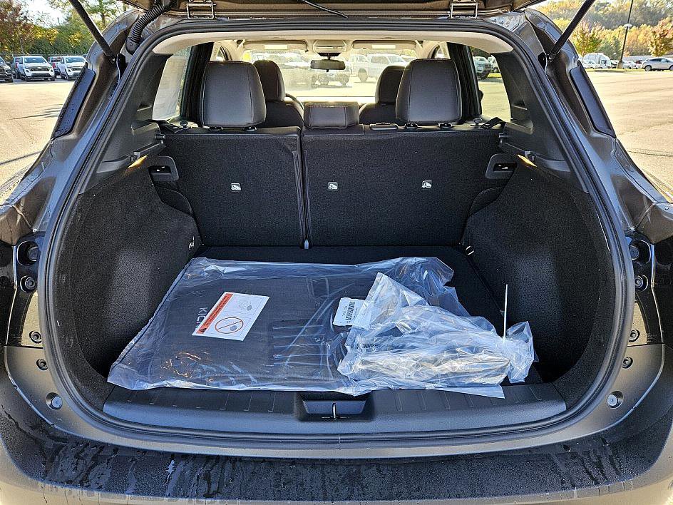 New 2026 Nissan Kicks SR image 14