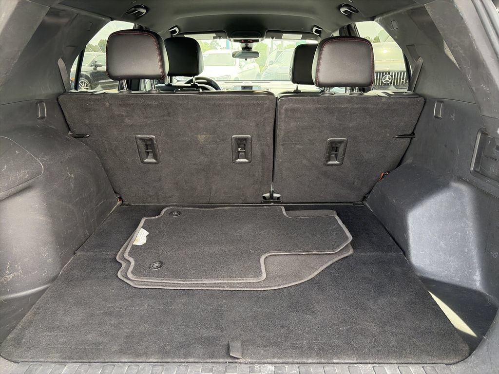Used 2023 Chevrolet Equinox RS w/ RS Leather Package FWD image 12