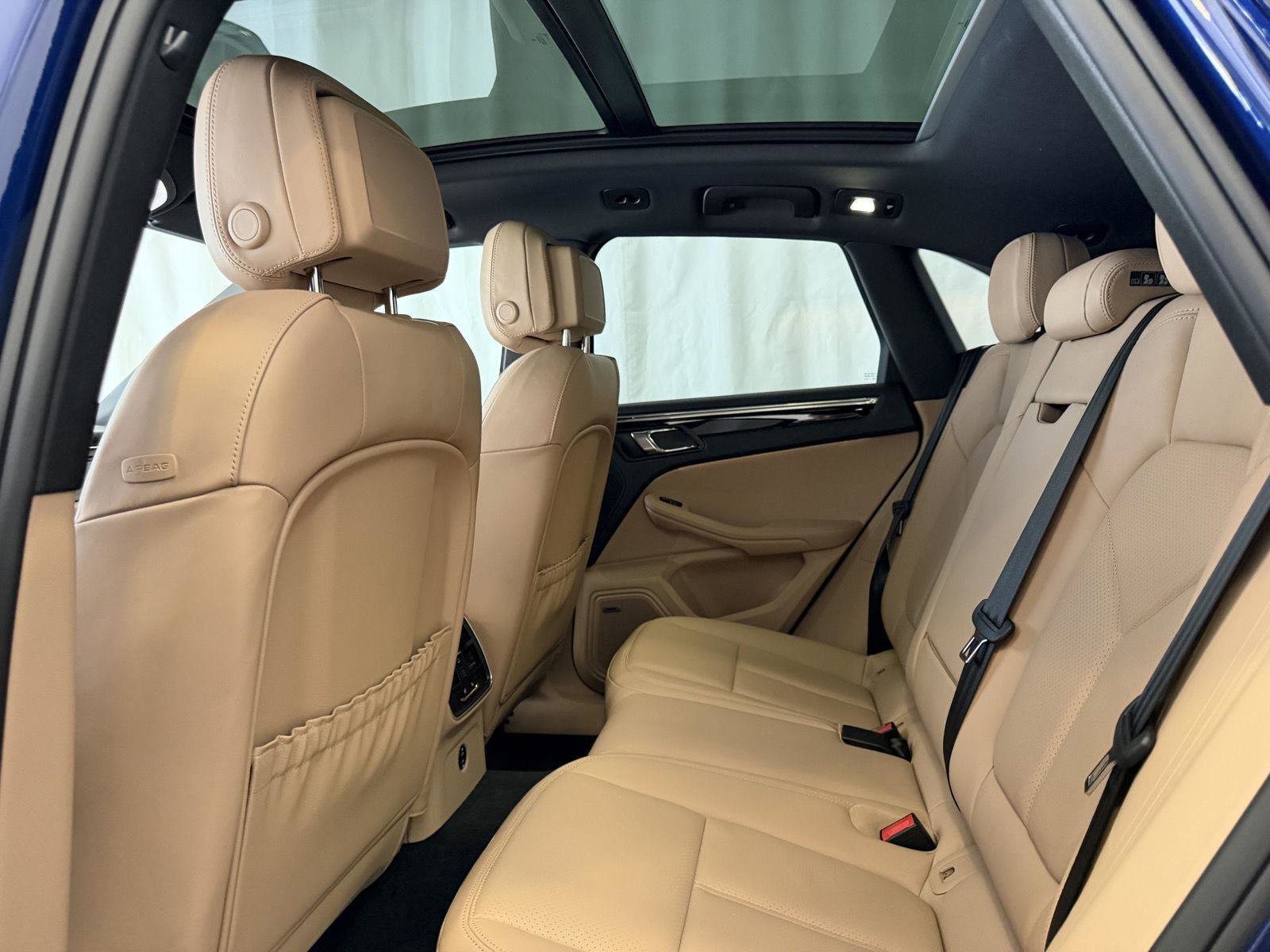 Certified 2025 Porsche Macan Turbo image 24