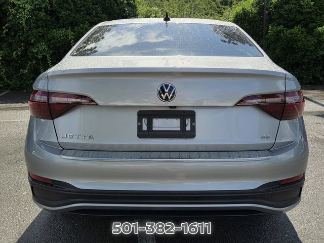 Used 2024 Volkswagen Jetta SE w/ Panoramic Sunroof Package FWD image 4