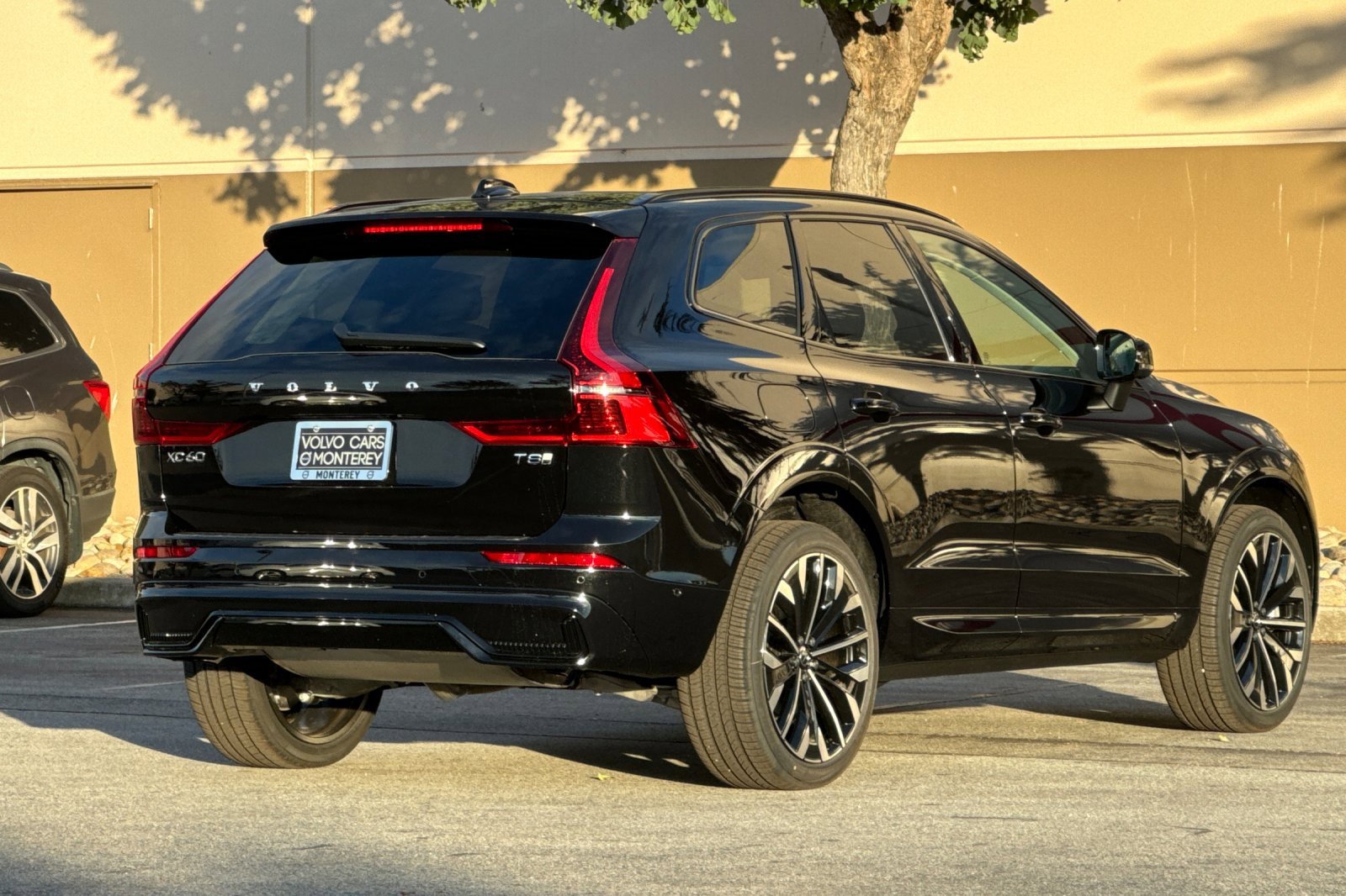 New 2026 Volvo XC60 T8 Ultra w/ Protection Package Premier image 5