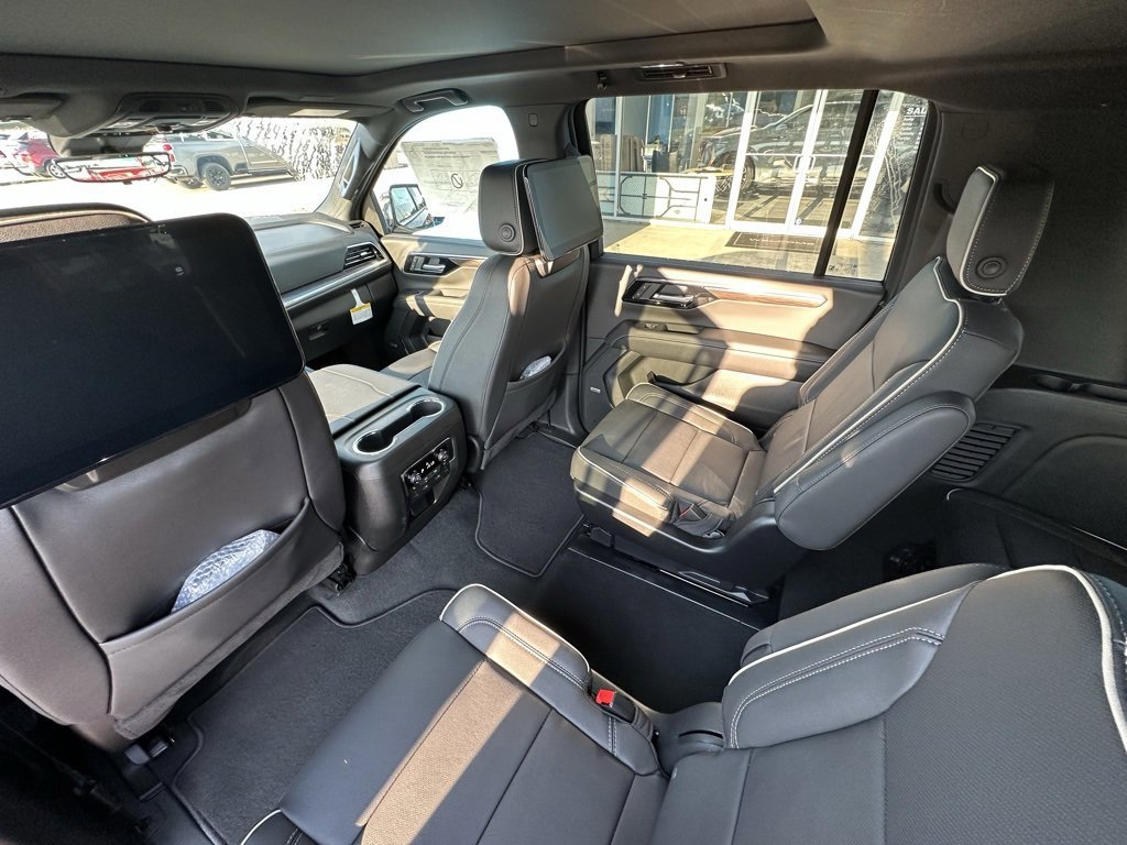 New 2025 Chevrolet Suburban Premier image 15