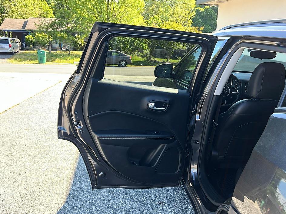 Used 2019 Jeep Compass Latitude w/ Cold Weather Group image 29