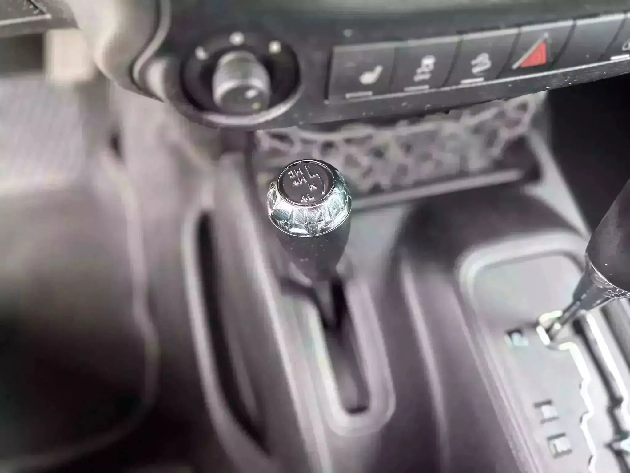 Used 2015 Jeep Wrangler Unlimited Sahara w/ Connectivity Group image 16