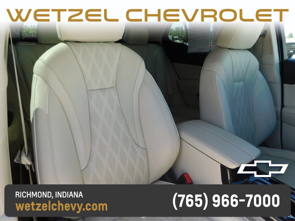Used 2022 Buick Envision Avenir w/ Technology Package II FWD image 21