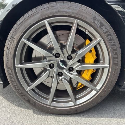 Used 2018 Aston Martin DB11 Coupe image 14